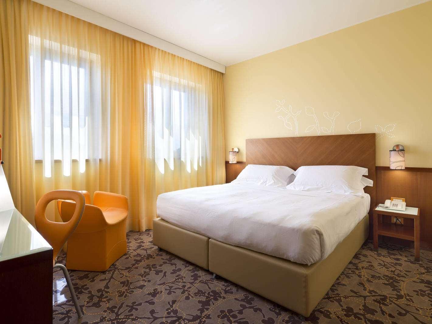 UNAHOTELS Mediterraneo Milano Esterno foto