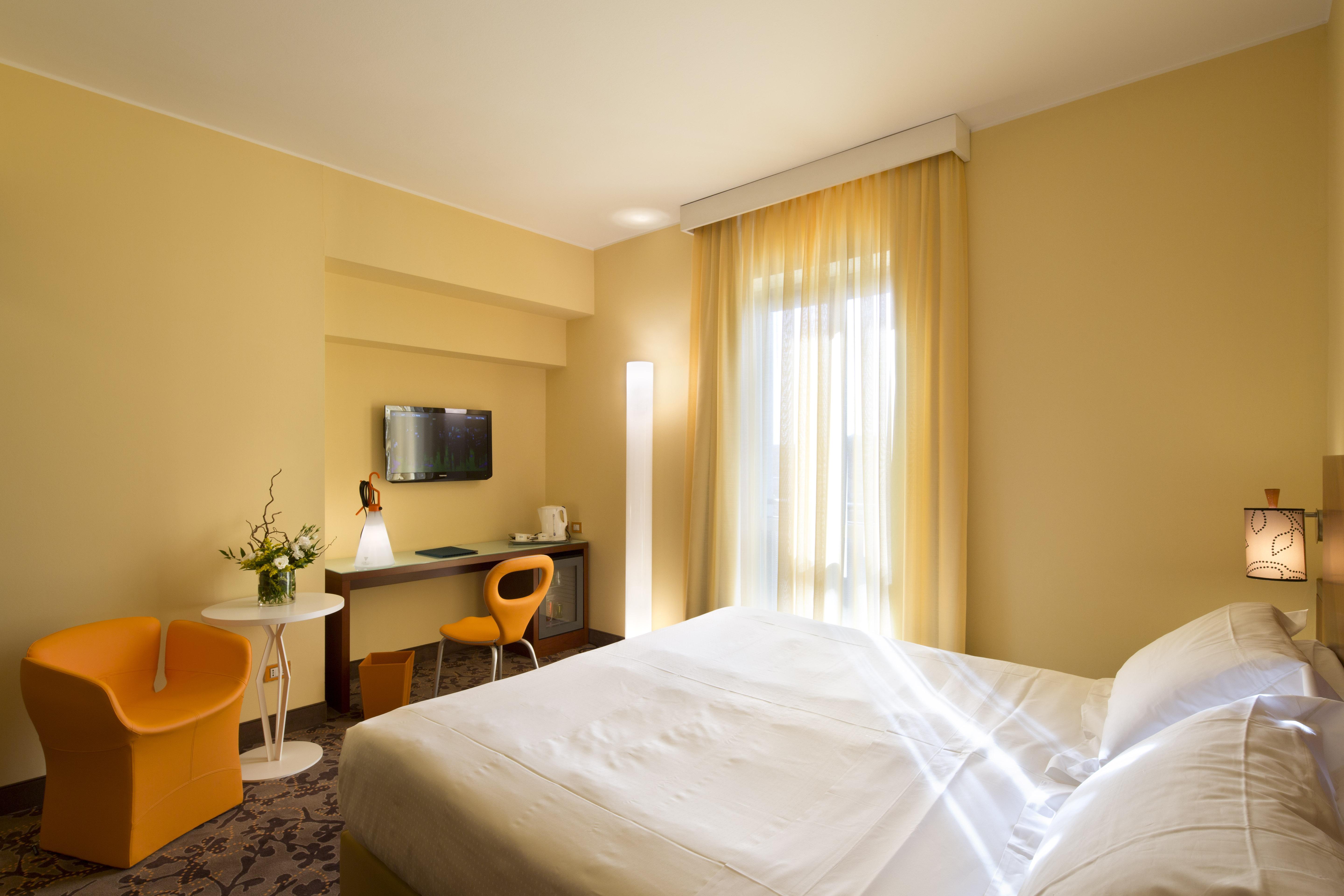 UNAHOTELS Mediterraneo Milano Esterno foto