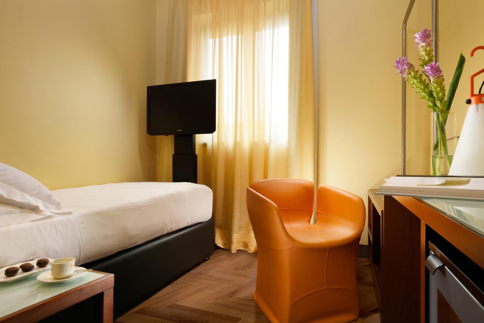 UNAHOTELS Mediterraneo Milano Esterno foto