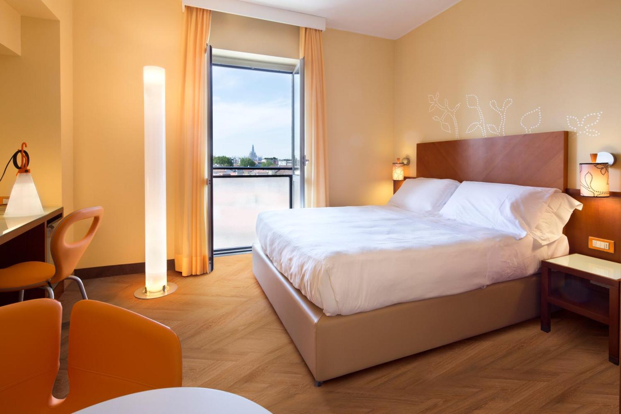 UNAHOTELS Mediterraneo Milano Esterno foto