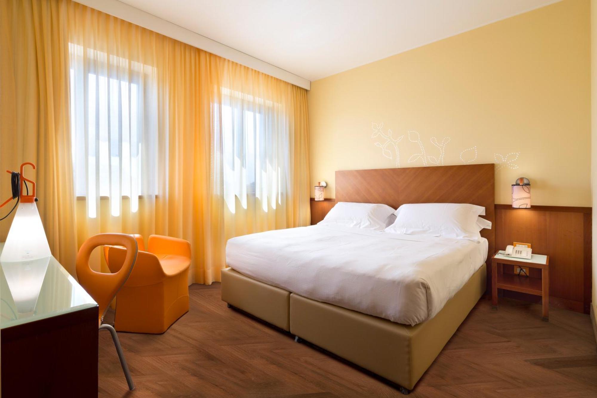 UNAHOTELS Mediterraneo Milano Esterno foto