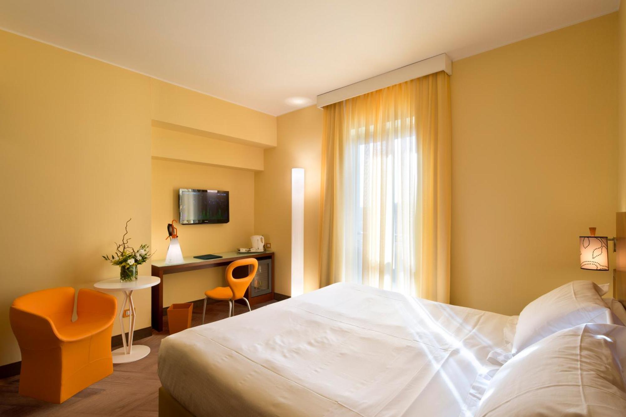 UNAHOTELS Mediterraneo Milano Esterno foto