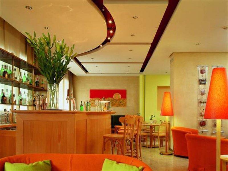 UNAHOTELS Mediterraneo Milano Esterno foto