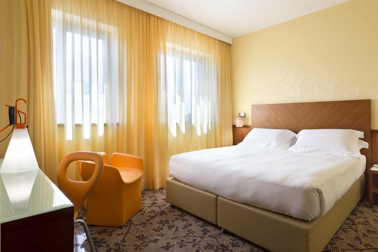 UNAHOTELS Mediterraneo Milano Esterno foto