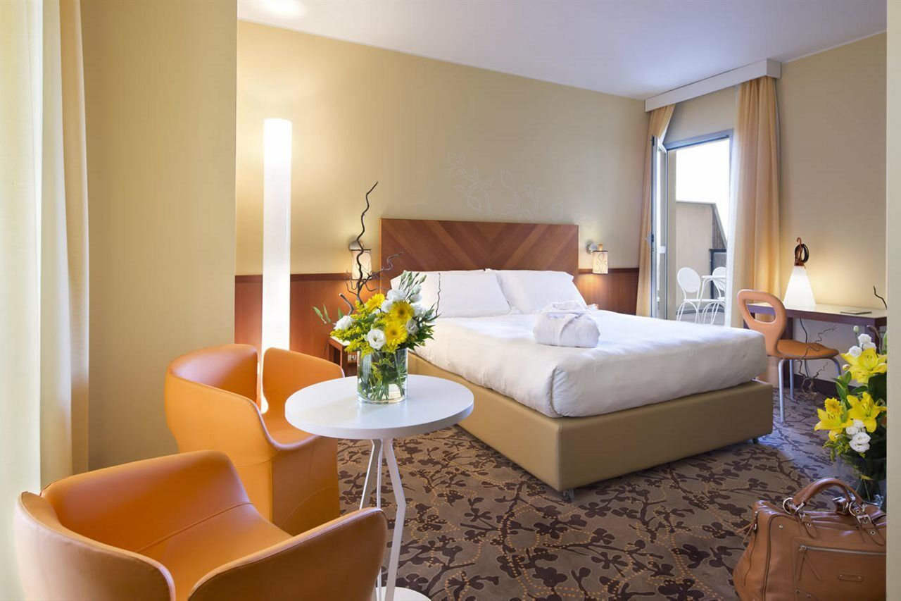 UNAHOTELS Mediterraneo Milano Esterno foto